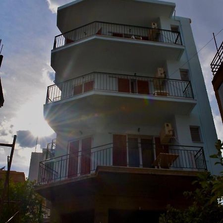 Bob'S Apartments Toló Kültér fotó